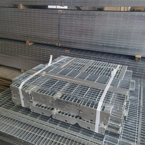 商業(yè)綜合體里的鋼格柵板隔斷太有設計感了