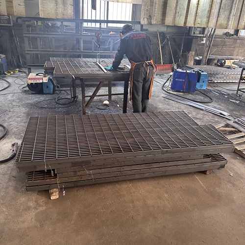 這些高端項(xiàng)目都在用鋼格柵板，你知道嗎