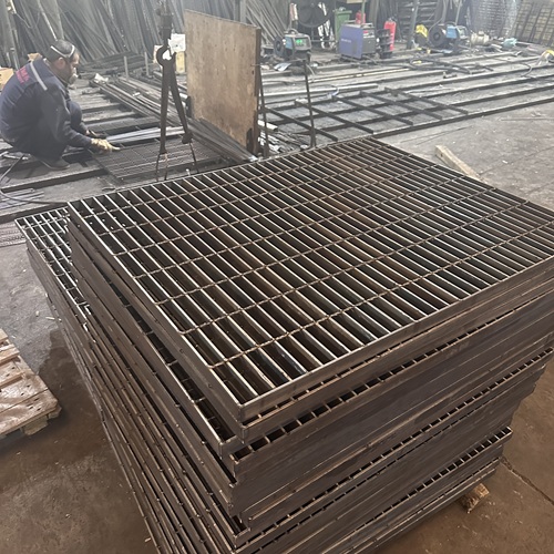 鋼格板高空安裝安全技巧，工程人必學(xué)