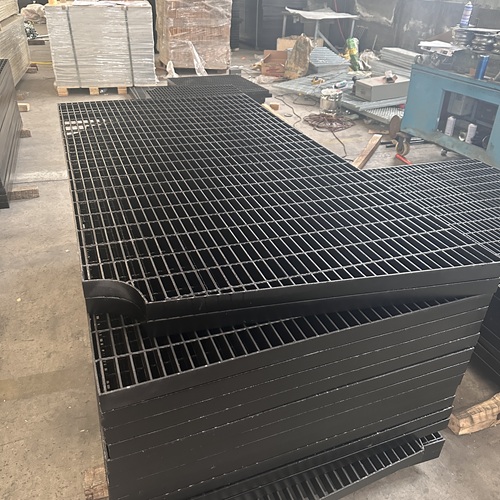 鋼格板高空安裝安全技巧，工程人必學(xué)