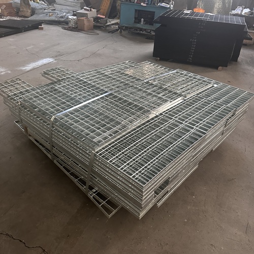 工業(yè)平臺鋼格板用途及承重標(biāo)準(zhǔn)規(guī)范