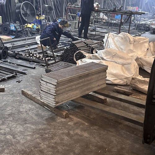 大型壓焊設(shè)備生產(chǎn)鋼格板質(zhì)量?jī)?yōu)勢(shì)