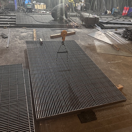 化工區(qū)域鋼格板用途與耐腐蝕性能分析